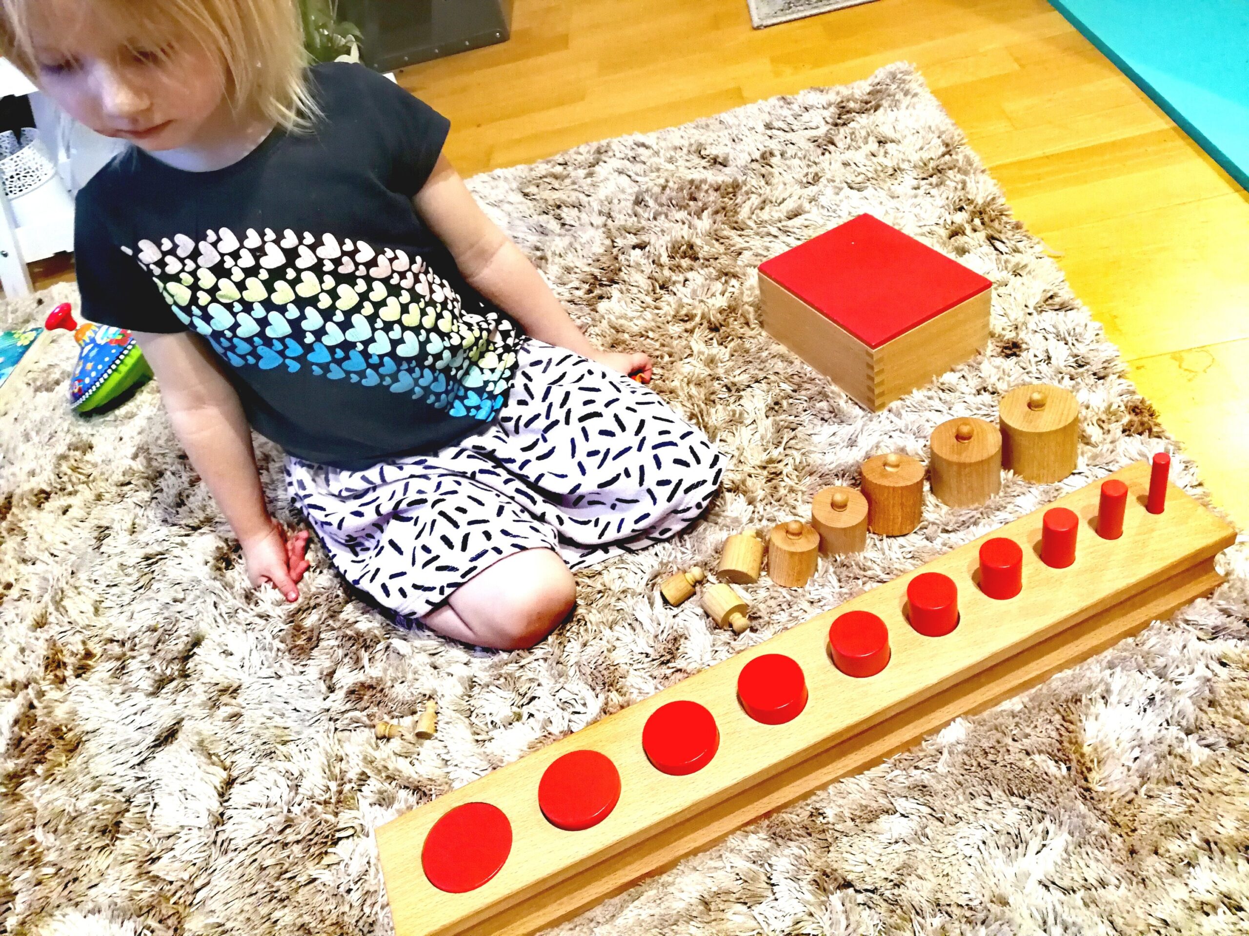 Od sensoryki do matematyki… i jeszcze trochę o kreatywności w pedagogice Montessori